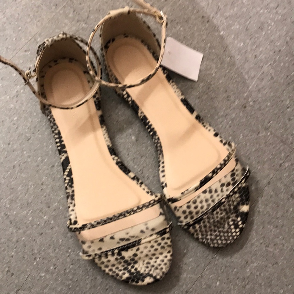 Sandles